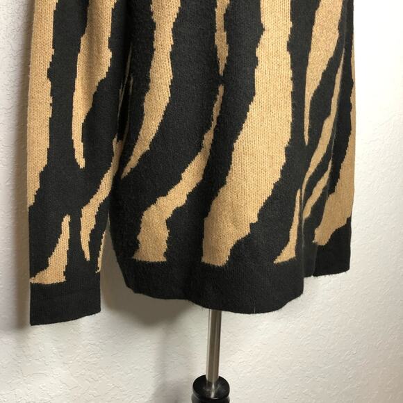 Soft Surroundings black tan zebra stripe cowl neck sweater size Medium - Picture 3 of 14